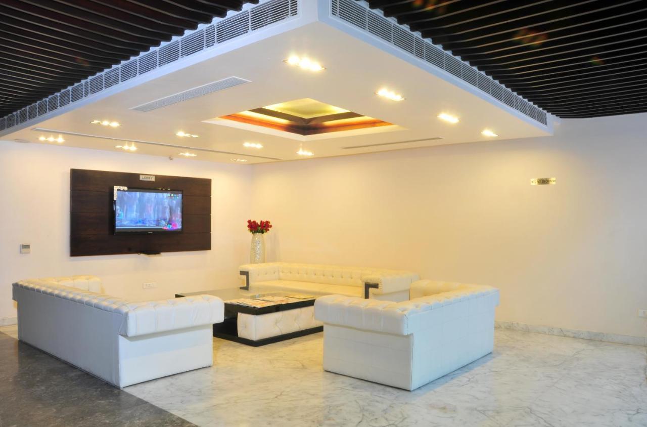 โรงแรมเอลเลแกนซ์ นิวเดลี ภายนอก รูปภาพ